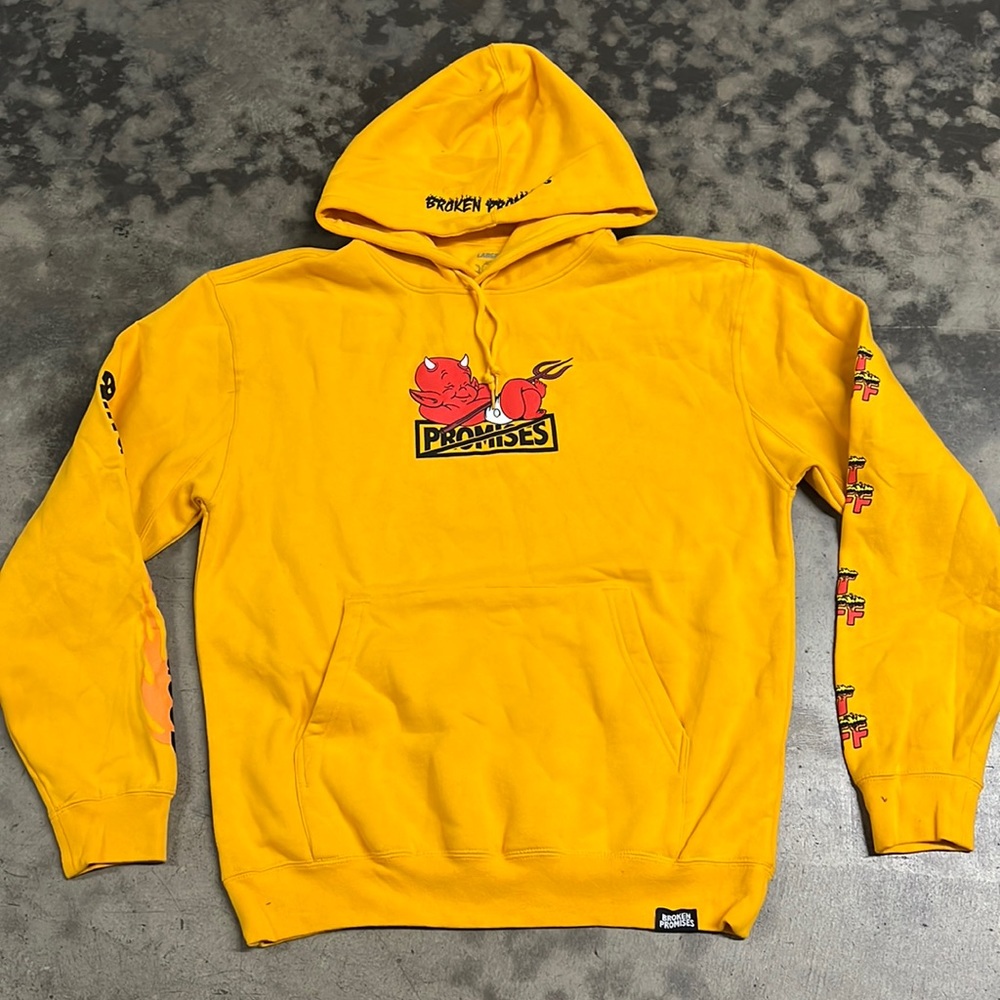 Broken Promises x Hot Stuff Chillax Gold Women Pullover Hoodie Size L